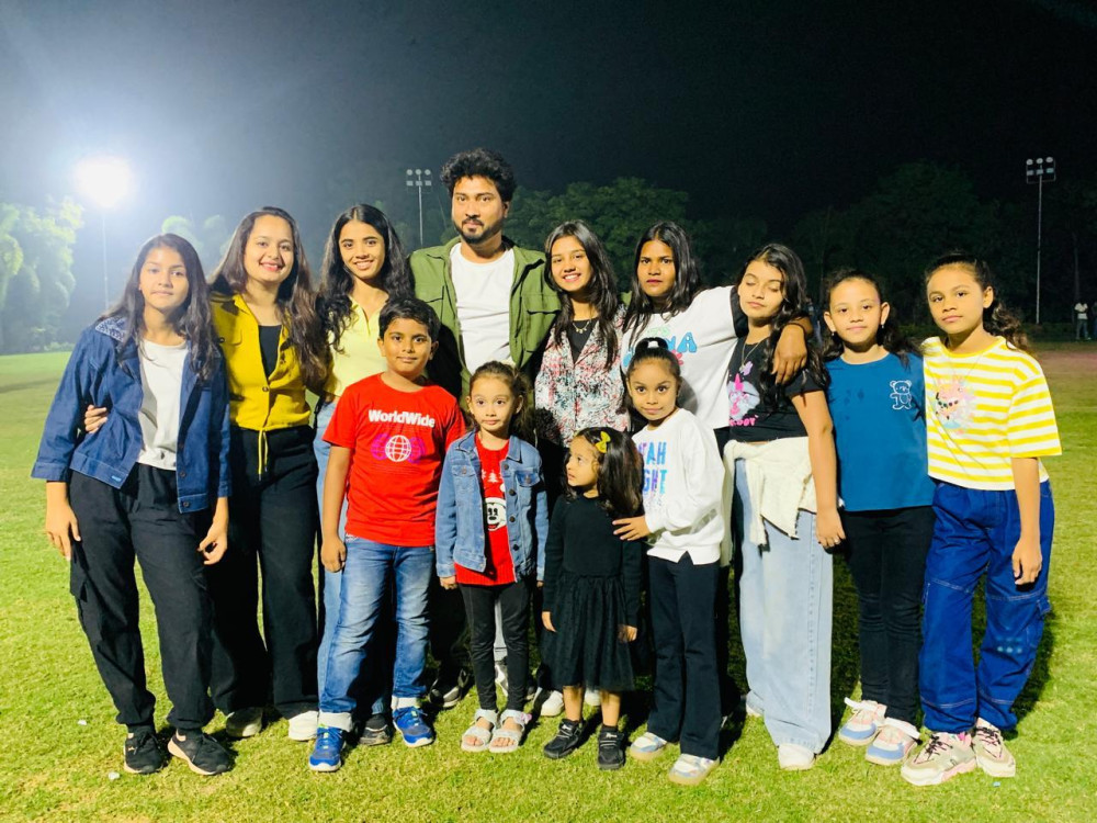 Outdoor evening group photo with dance students